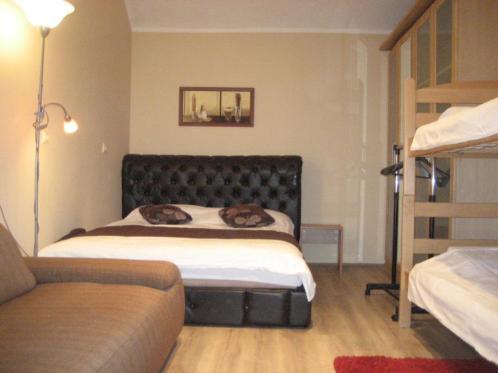 Guest House Maja Novi Sad Eksteriør billede