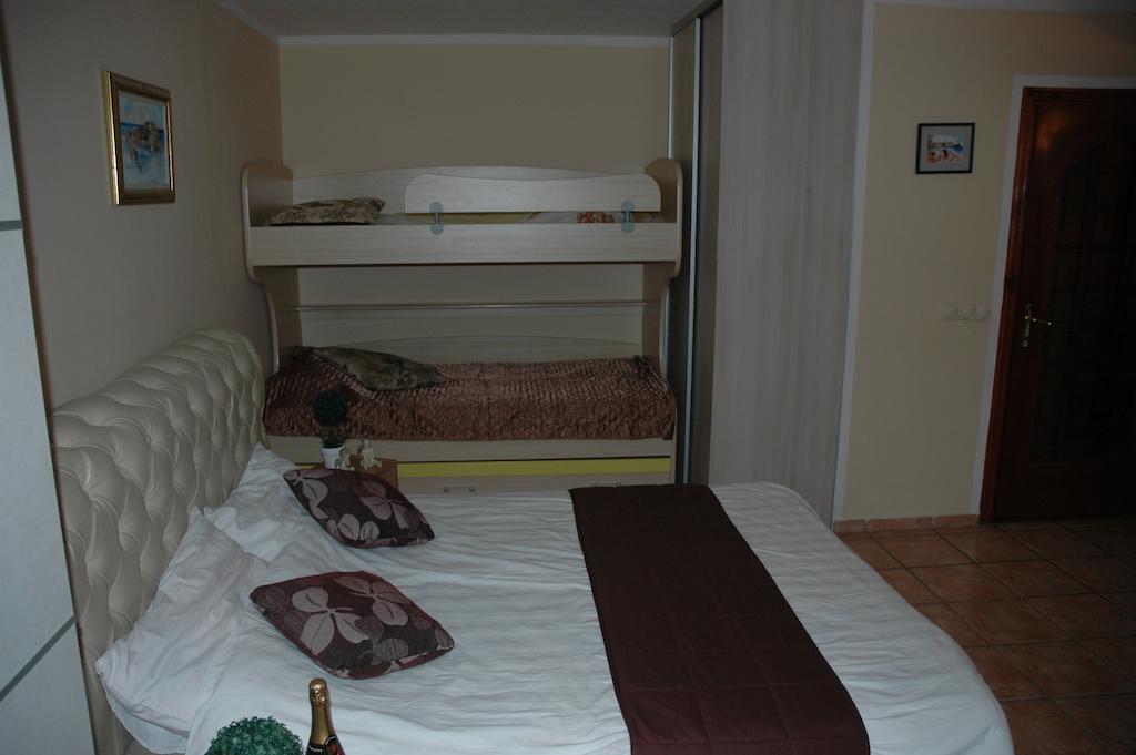 Guest House Maja Novi Sad Værelse billede