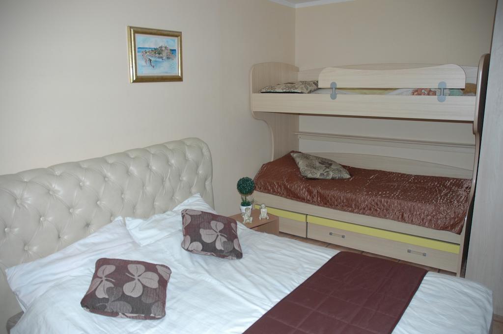 Guest House Maja Novi Sad Eksteriør billede