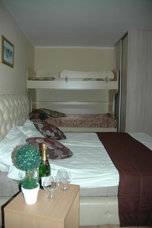 Guest House Maja Novi Sad Værelse billede