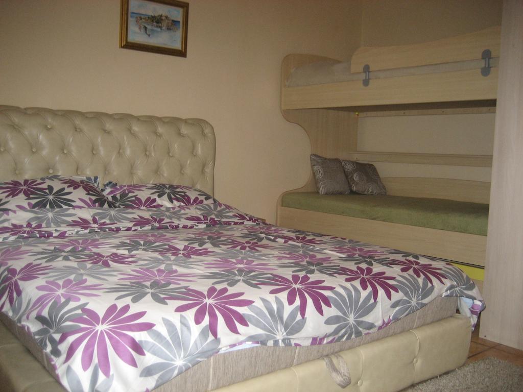 Guest House Maja Novi Sad Eksteriør billede