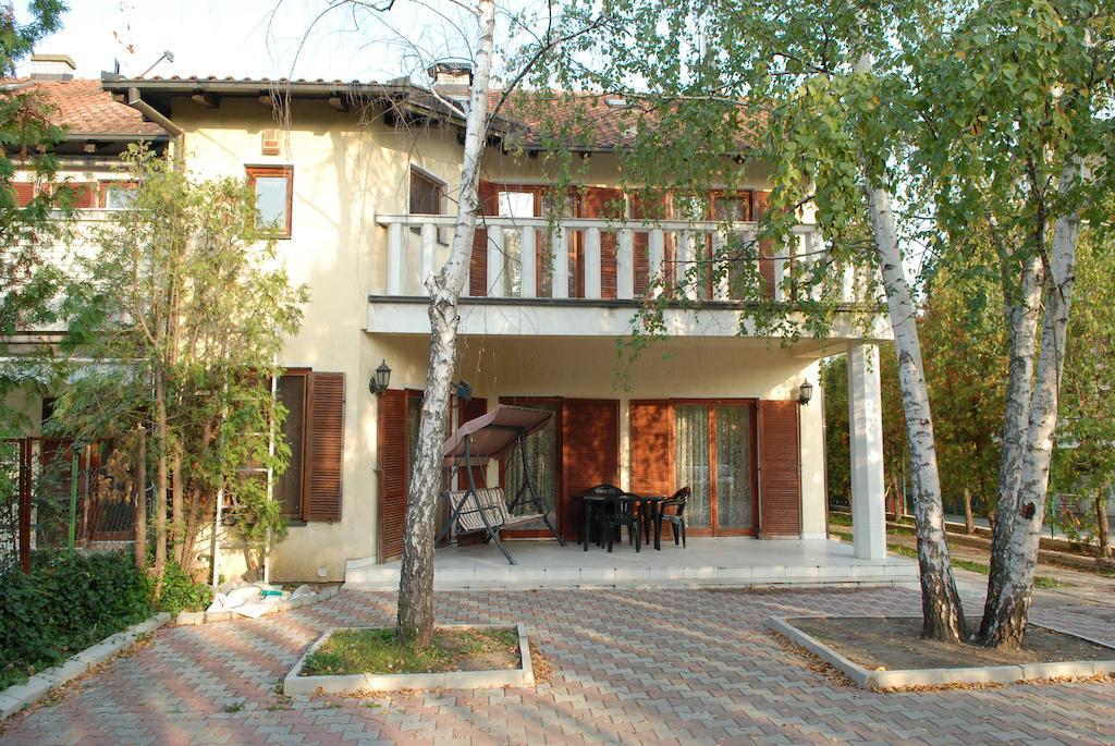 Guest House Maja Novi Sad Eksteriør billede