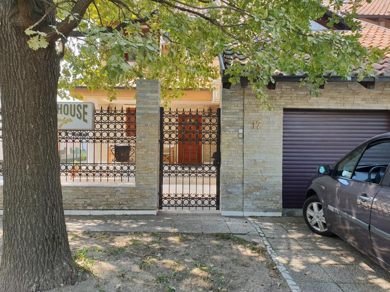 Guest House Maja Novi Sad Eksteriør billede