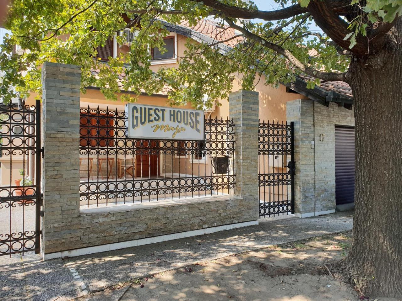 Guest House Maja Novi Sad Eksteriør billede